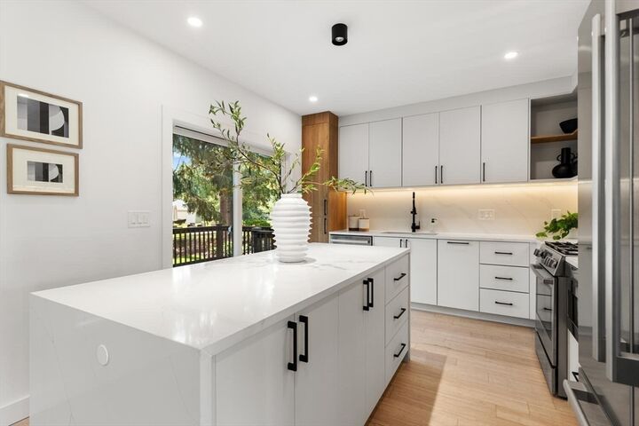 Property Photo:  6 Wyman Court 6  MA 01890 