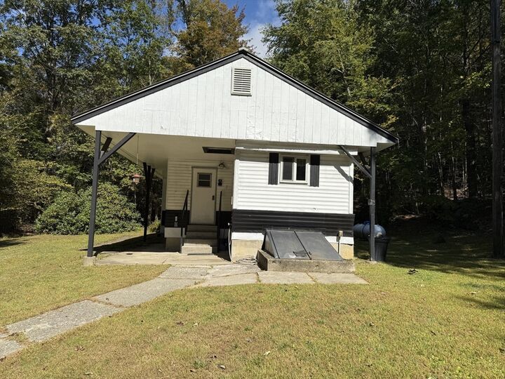 Property Photo: 1531 Williamsburg Rd MA 01330