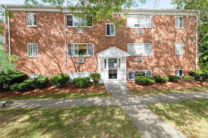 133 Winthrop St 4  Framingham MA 01702 photo