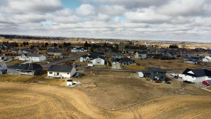 Property Photo: 61 Pebble Creek Cove AB T0K 2S0