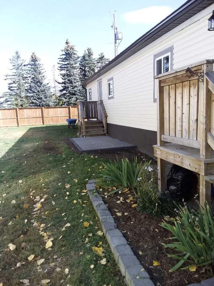 Property Photo:  236 Polar Avenue NE  AB T1V 1J6 