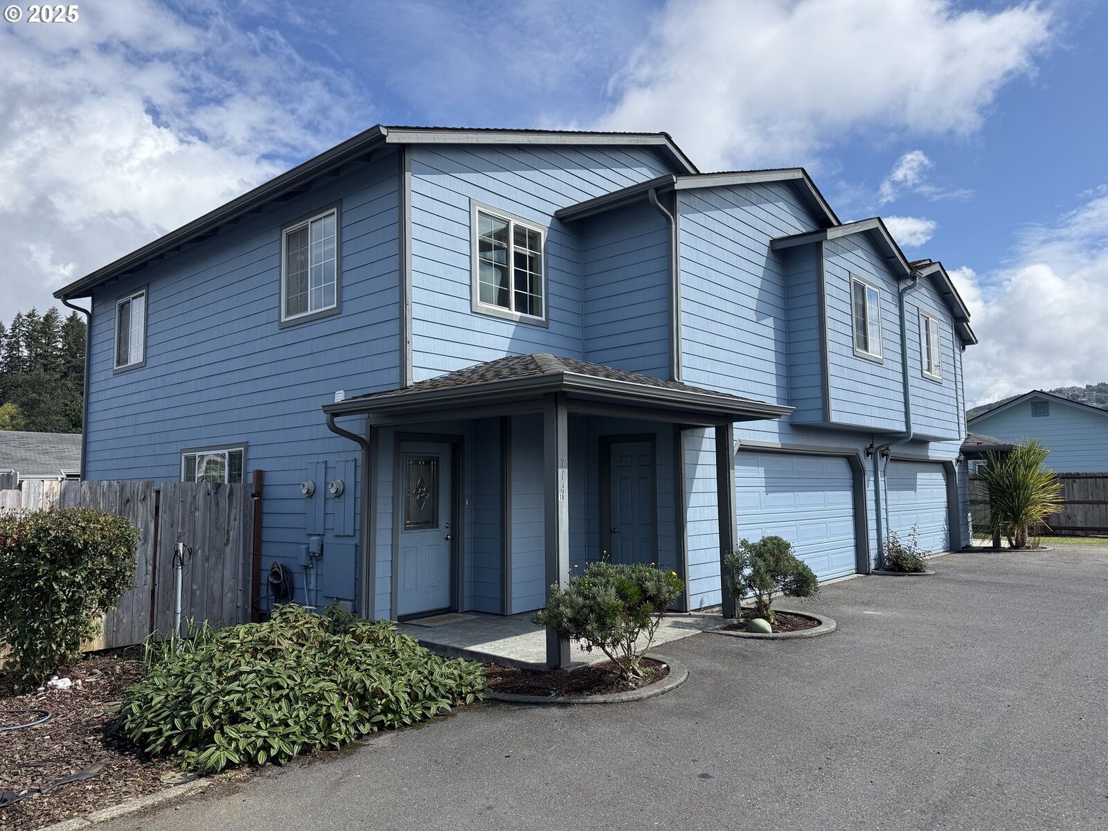 Property Photo: 714 Pioneer Rd 1B OR 97415