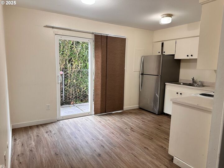 Property Photo:  3433 SE 22nd Ave  OR 97202 