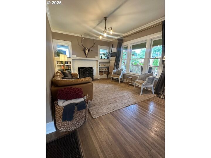Property Photo:  1231 NE 73rd Ave  OR 97213 