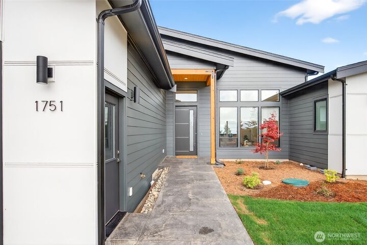 Property Photo:  1751  Sapphire Trail  WA 98226 