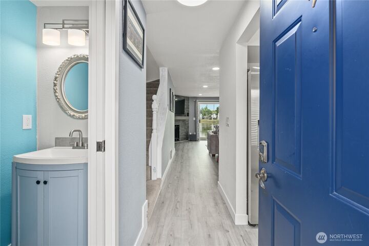 Property Photo: 5736 S 238th Court E4 WA 98032