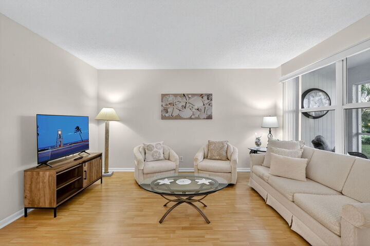 Property Photo:  624 Snug Harbor Drive B8  FL 33435 