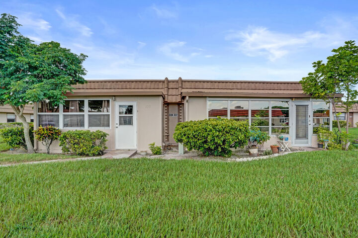 Property Photo:  338 Seville O  FL 33446 