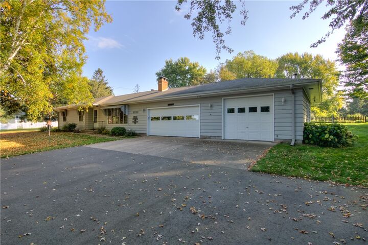 Property Photo: 2825 Crestwood Road WI 54703