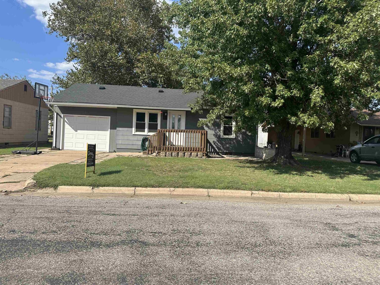 Property Photo:  518 Holmes St  KS 67070 