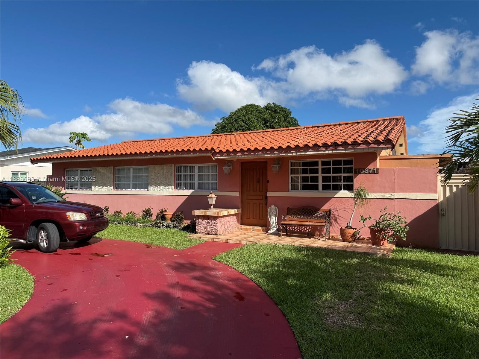 Property Photo: 10371 SW 5th St FL 33174