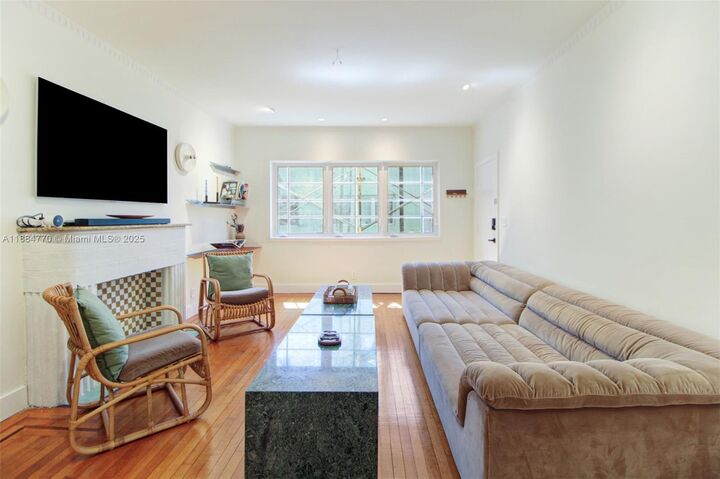 Property Photo: 1573 Pennsylvania Ave 7N FL 33139