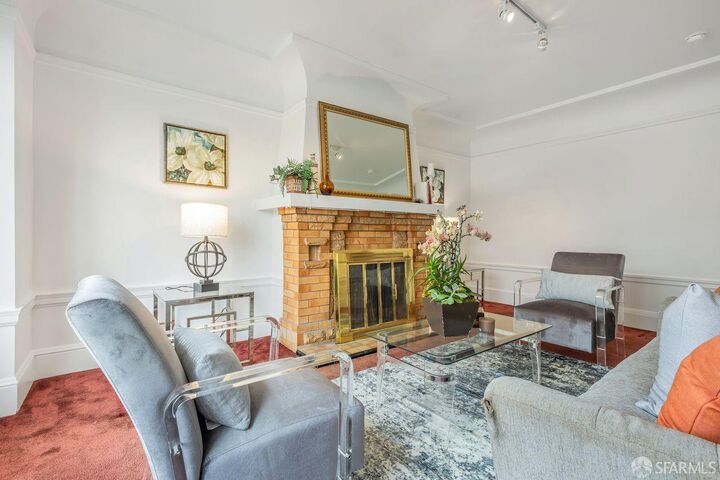 Property Photo:  528 London Street  CA 94112 