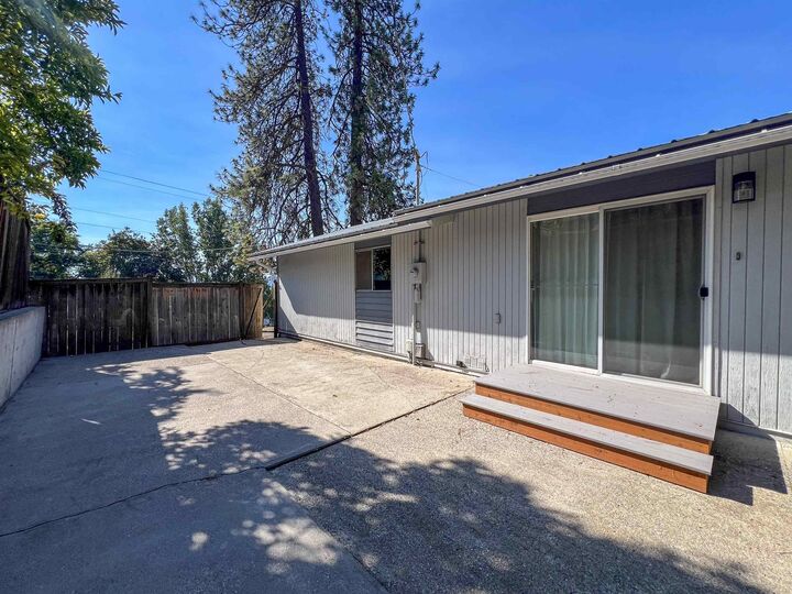 Property Photo: 732 N Maple St WA 99114