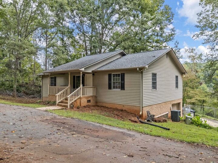 Property Photo:  1285 Riveroak Road  SC 29349 