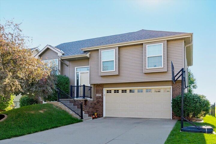 Property Photo:  5225 Hardings Landing Road  IA 51501 