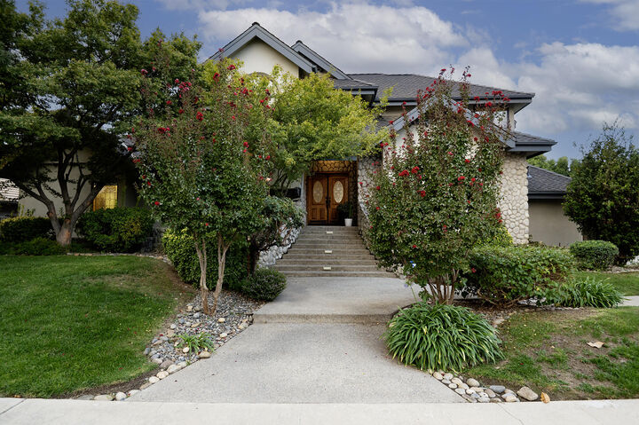 3735 W Woodside Avenue  Visalia CA 93291 photo