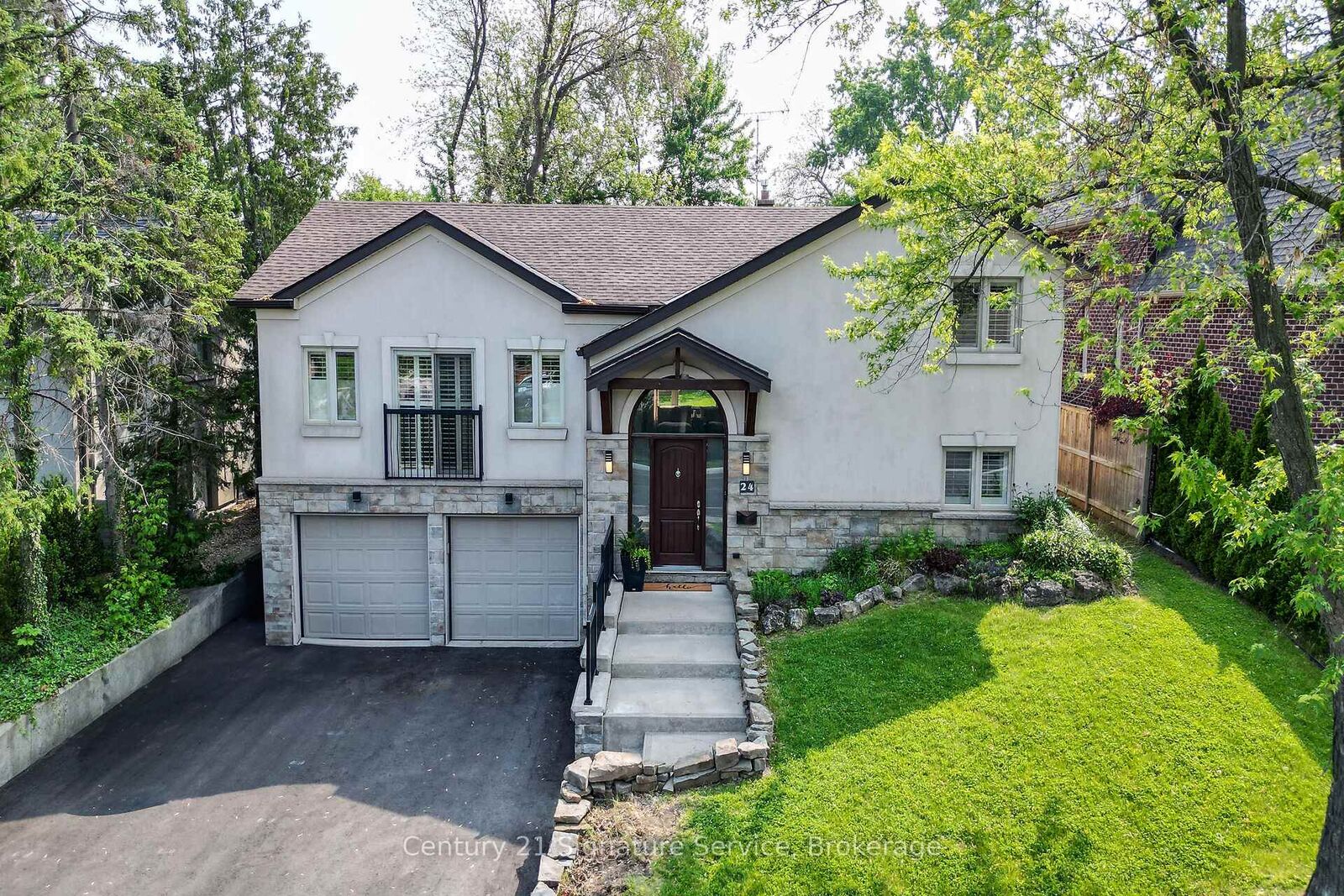Photo de la propriété:  24 Joymar Drive  ON L5M 1E9 