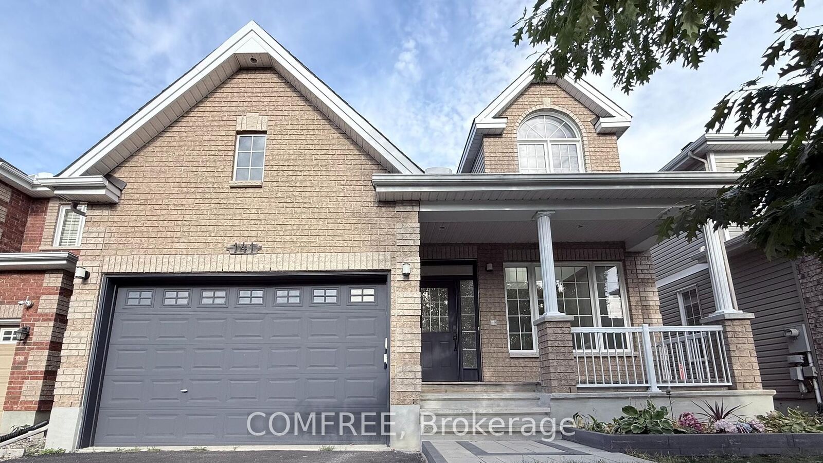 Property Photo:  141 Stedman Street  ON K1T 0B4 