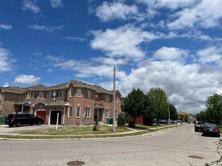 77 Vauxhall Crescent E Main &Amp Second Flr  Brampton ON L7A 3A5 photo