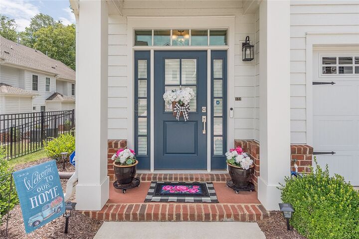 Property Photo:  122 Meeting Place  VA 23185 