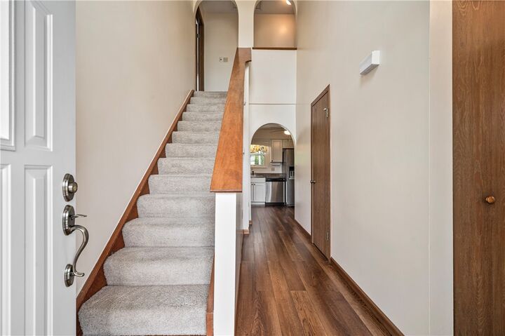 Property Photo:  82 Forest Glen Drive  PA 15126 