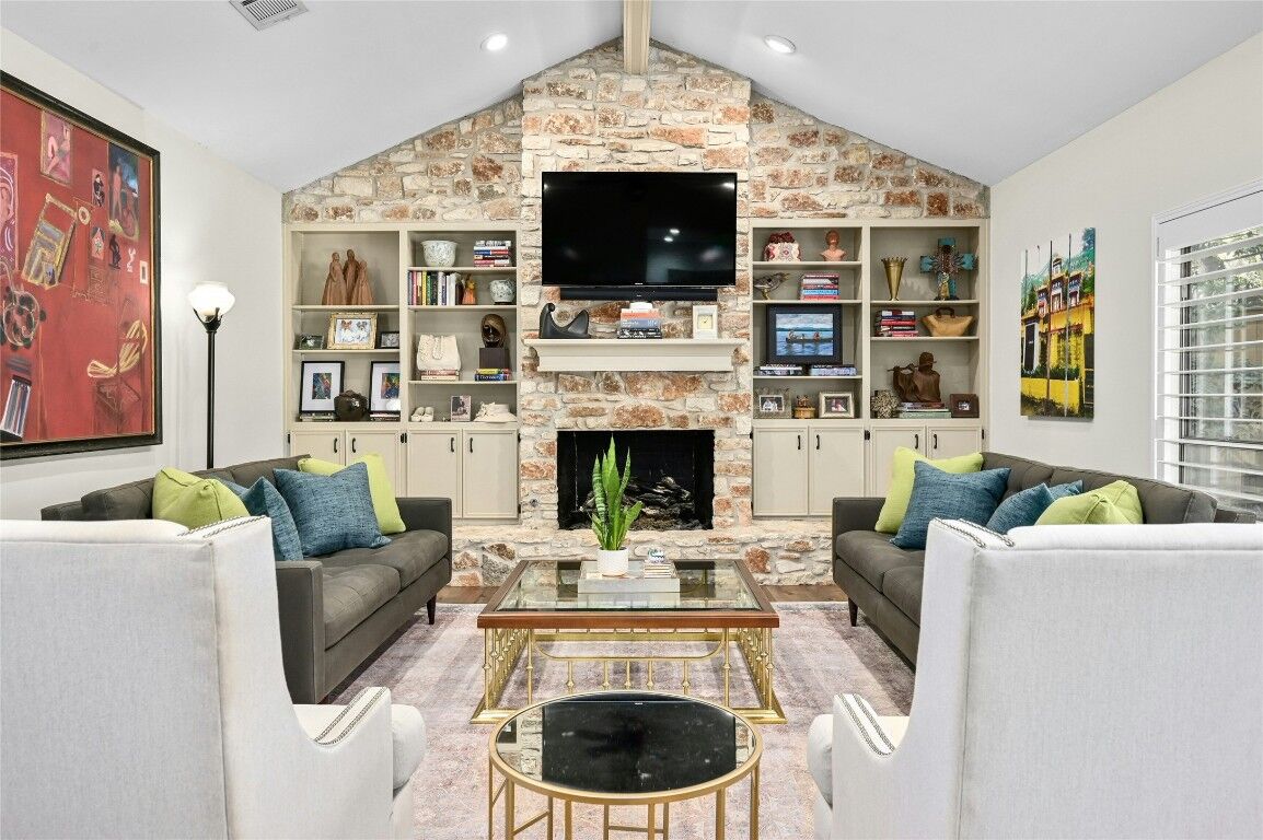 Property Photo: 3117 Thousand Oaks Drive TX 78746