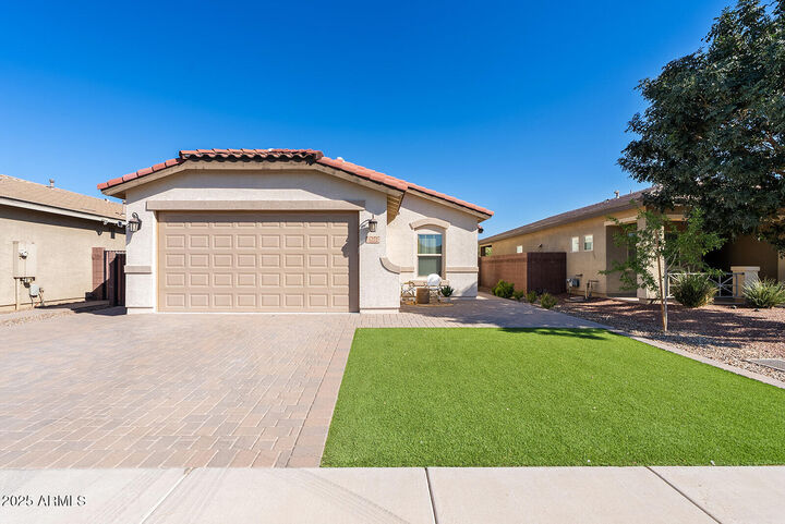 Property Photo:  1272 W Joshua Tree Avenue  AZ 85140 