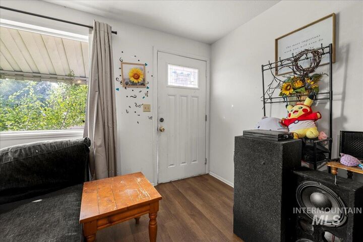 Property Photo:  1308 E Amity Ave  ID 83686 