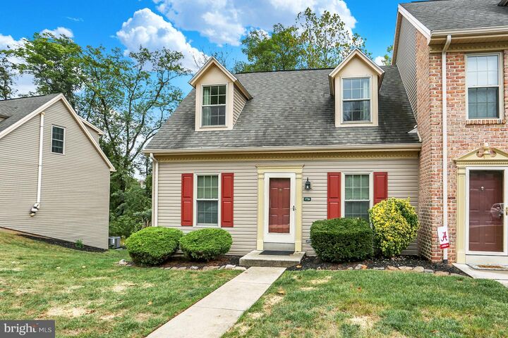 Property Photo:  1726 Josiah Chowning Way  PA 17070 