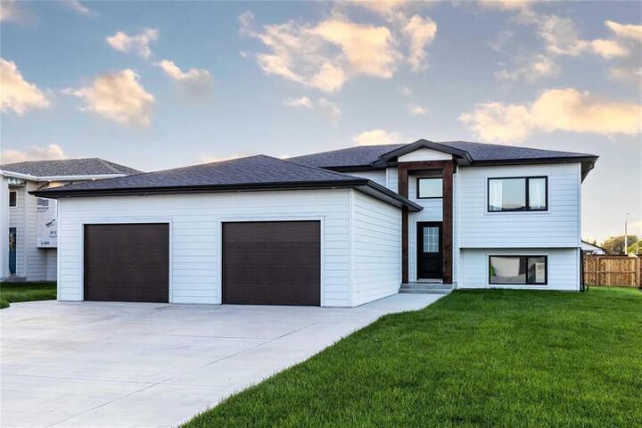 Photo de la propriété: 10 Falcon Bay MB R5H 0B8