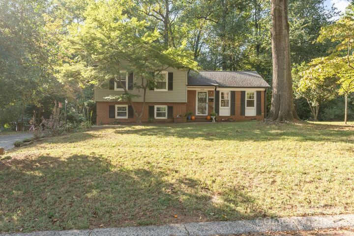 6100 Colchester Place  Charlotte NC 28210 photo
