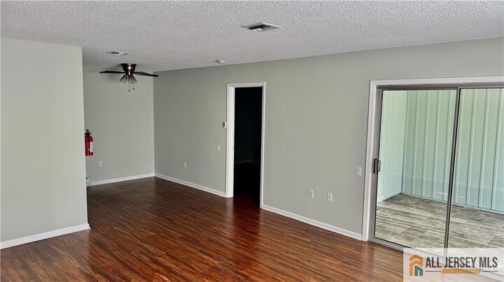 Property Photo:  340 Narragansett Lane D  NJ 08831 