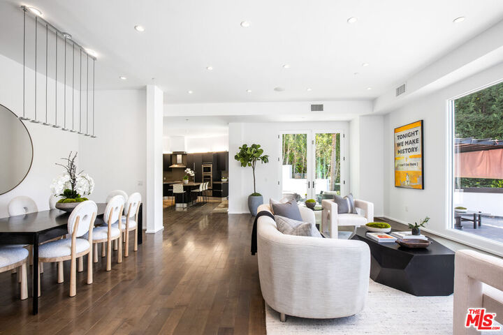 Property Photo:  1642 Lindacrest Dr  CA 90210 