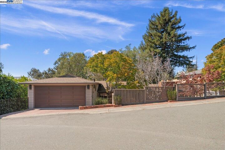 Property Photo: 21 Tyson Cir CA 94611