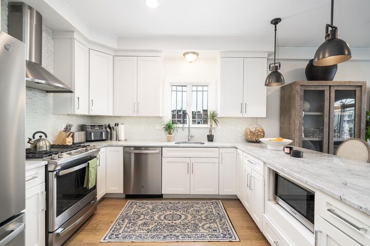 Property Photo:  250 Ogden Ave 2  NJ 07307 