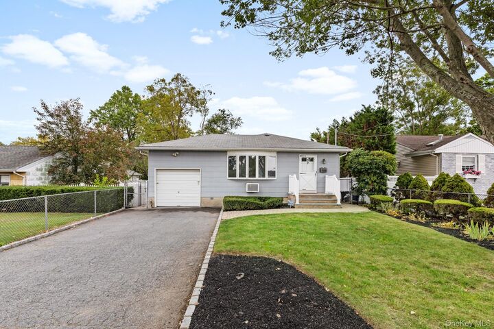 39 Wellington Avenue  Deer Park NY 11729 photo