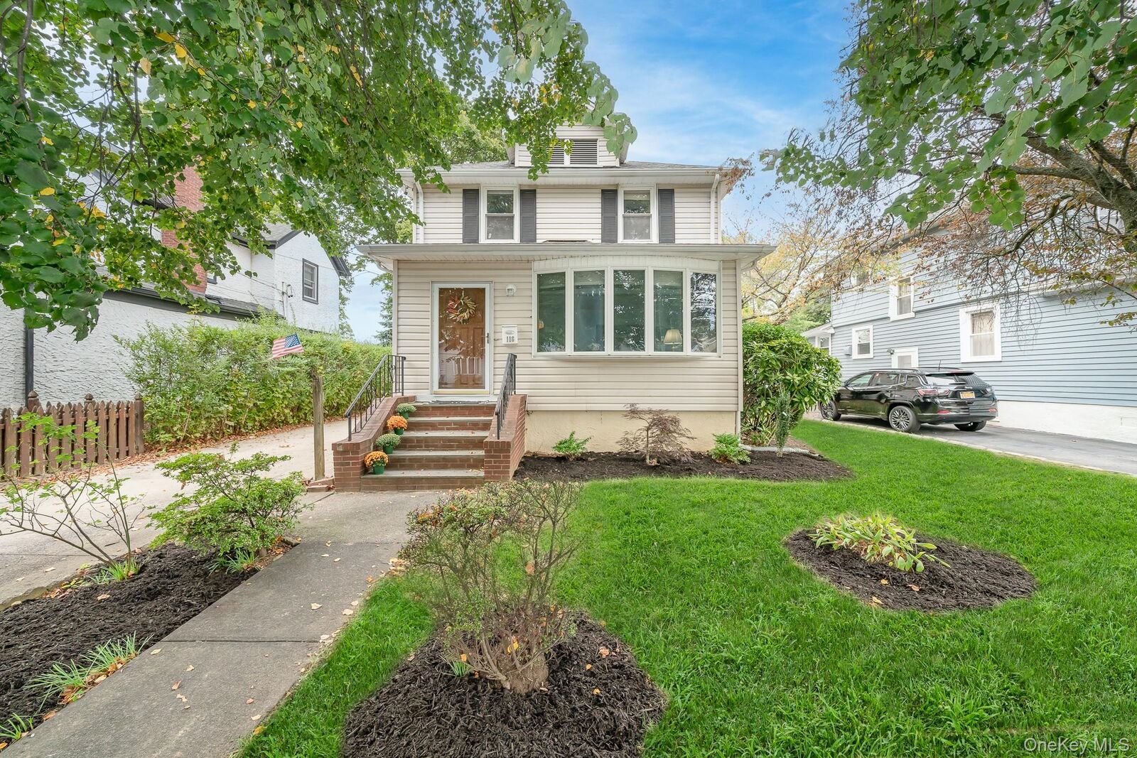 Property Photo:  118 Linden Street  NY 11710 