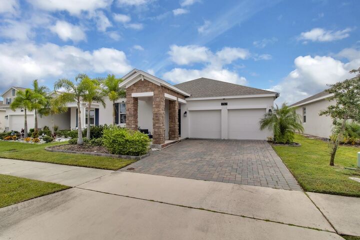 Property Photo:  1767 Bee Nice Drive  FL 34744 