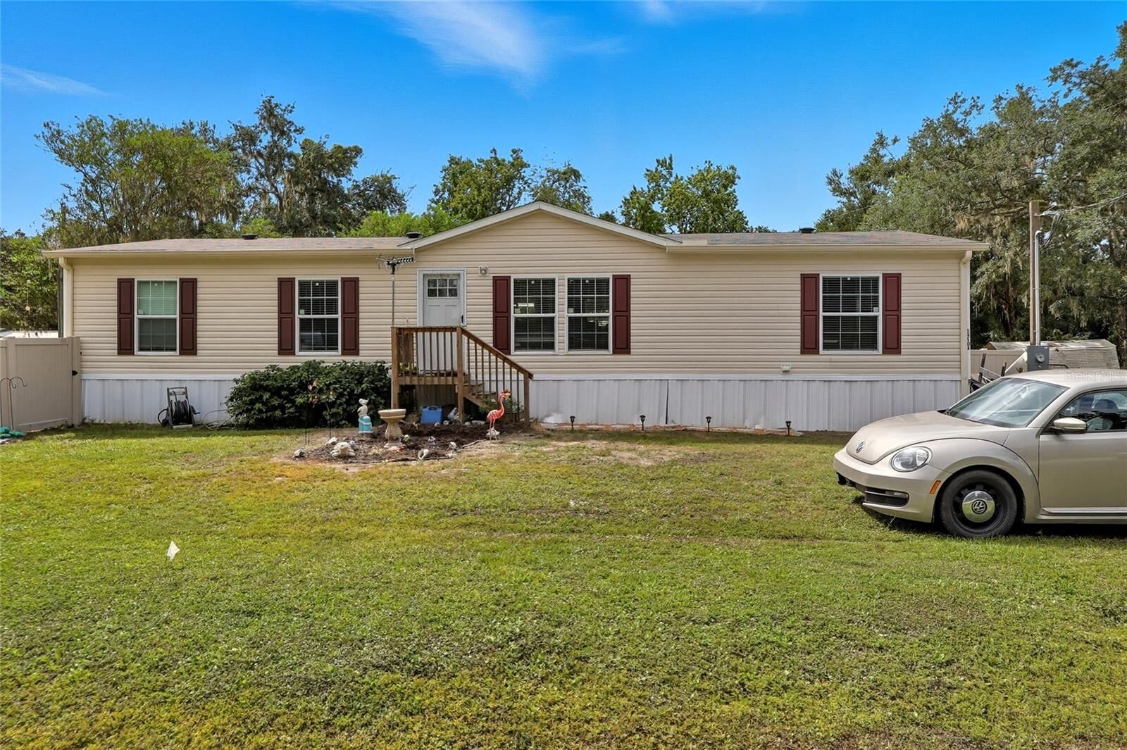 Property Photo: 39508 Bay Avenue FL 33540