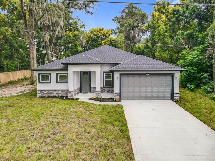 Property Photo:  905 S Garfield Avenue  FL 32724 