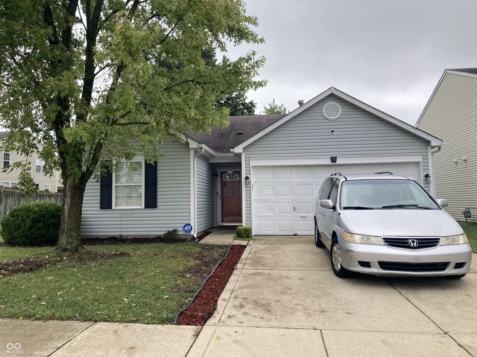 Property Photo:  75 Declaration Drive  IN 46143 
