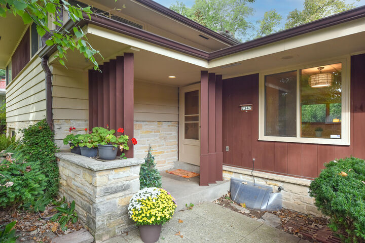 Property Photo:  2342 W Acacia Rd  WI 53209 