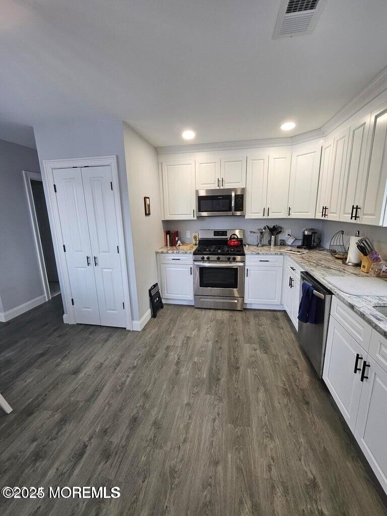 Property Photo:  35 Cherry Tree Farm Road  NJ 07748 