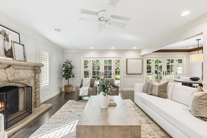 Property Photo:  327 Bonnie Brae Road  IL 60521 