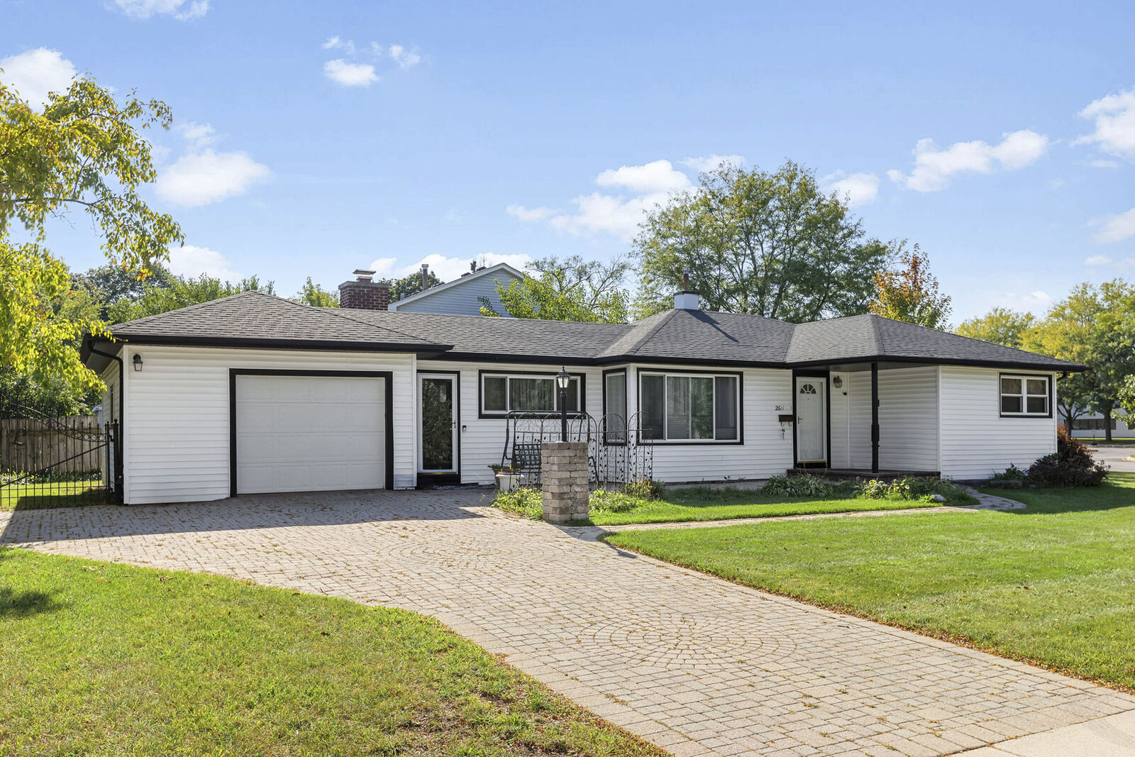 Property Photo: 2611 South Street IL 60008