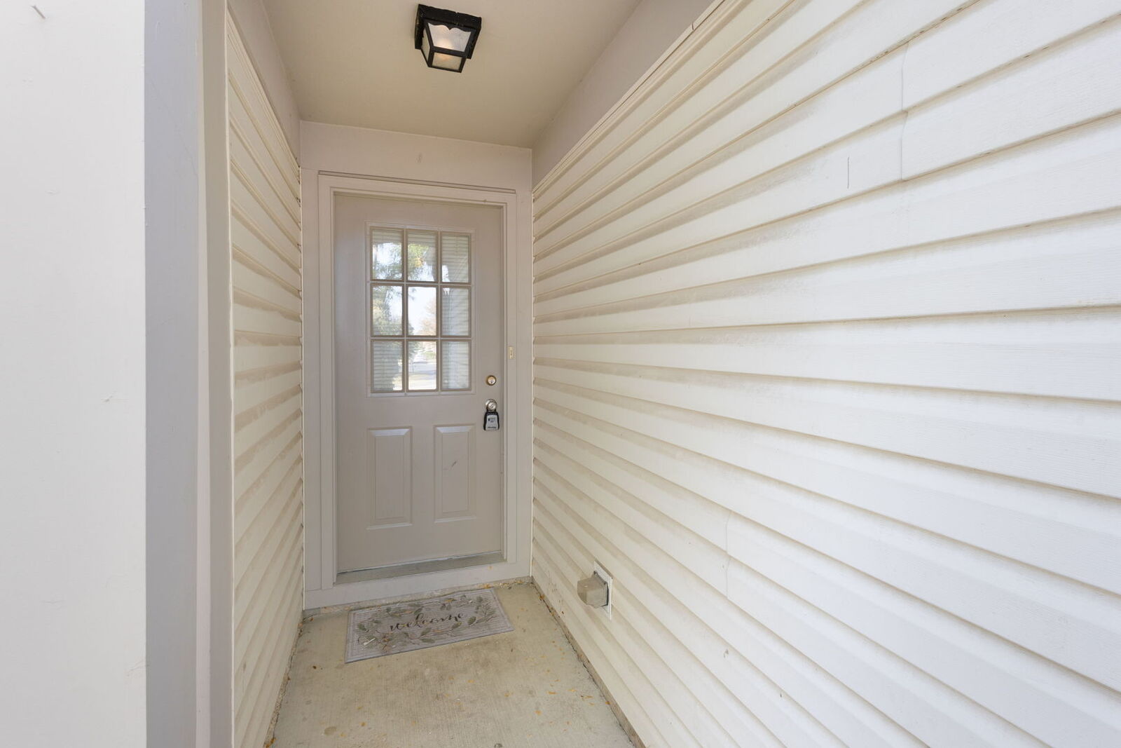 Property Photo:  2877 Stonewater Drive 2877  IL 60564 