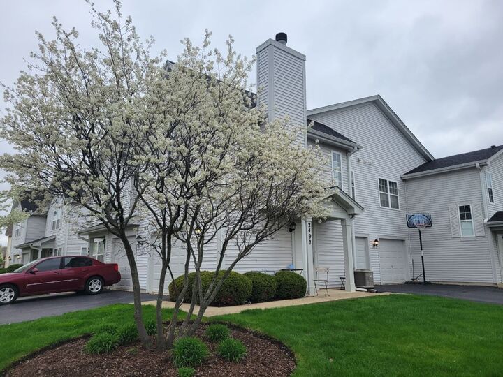 Property Photo:  2492 Dickens Drive 2492  IL 60503 