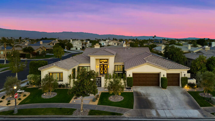 Property Photo: 18 Normandy Way CA 92270