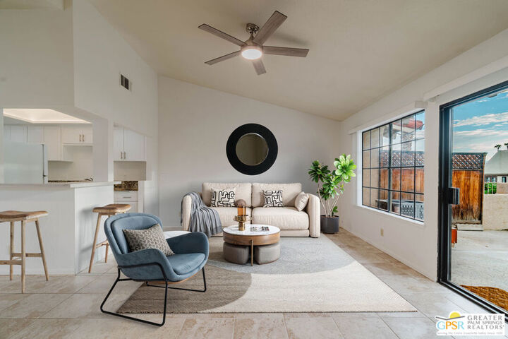 Property Photo: 46400 Ryway Place 10 CA 92260